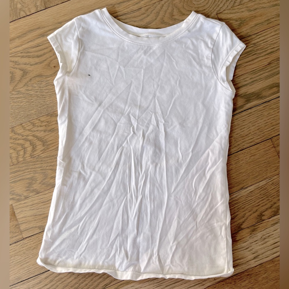 DownEast Girls Egret Mini Scoop Neck Tee. Size 6.